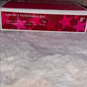Isabellas performance outfit (American girl)